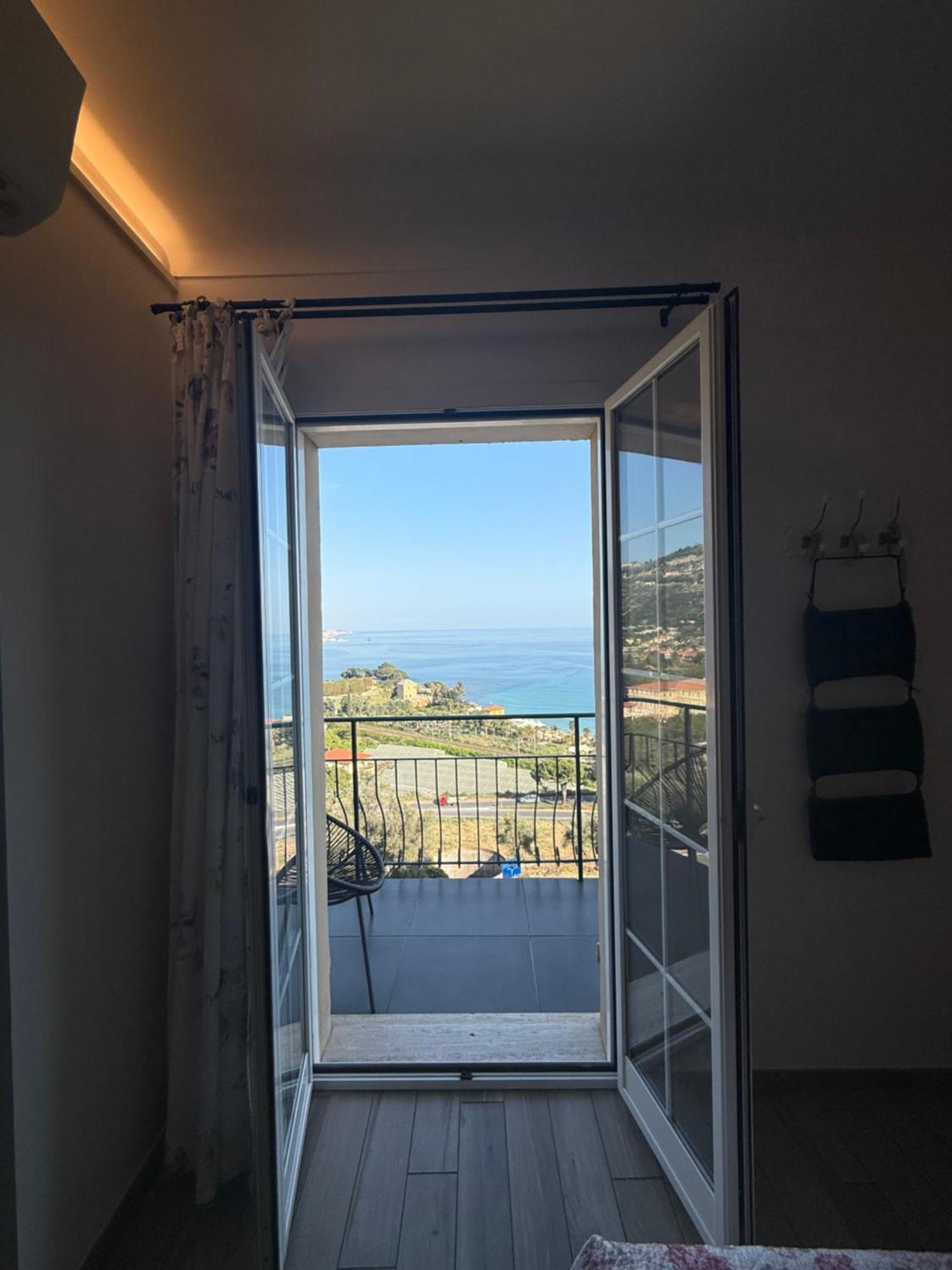 Un Mare Di Fiori * Ventimiglia