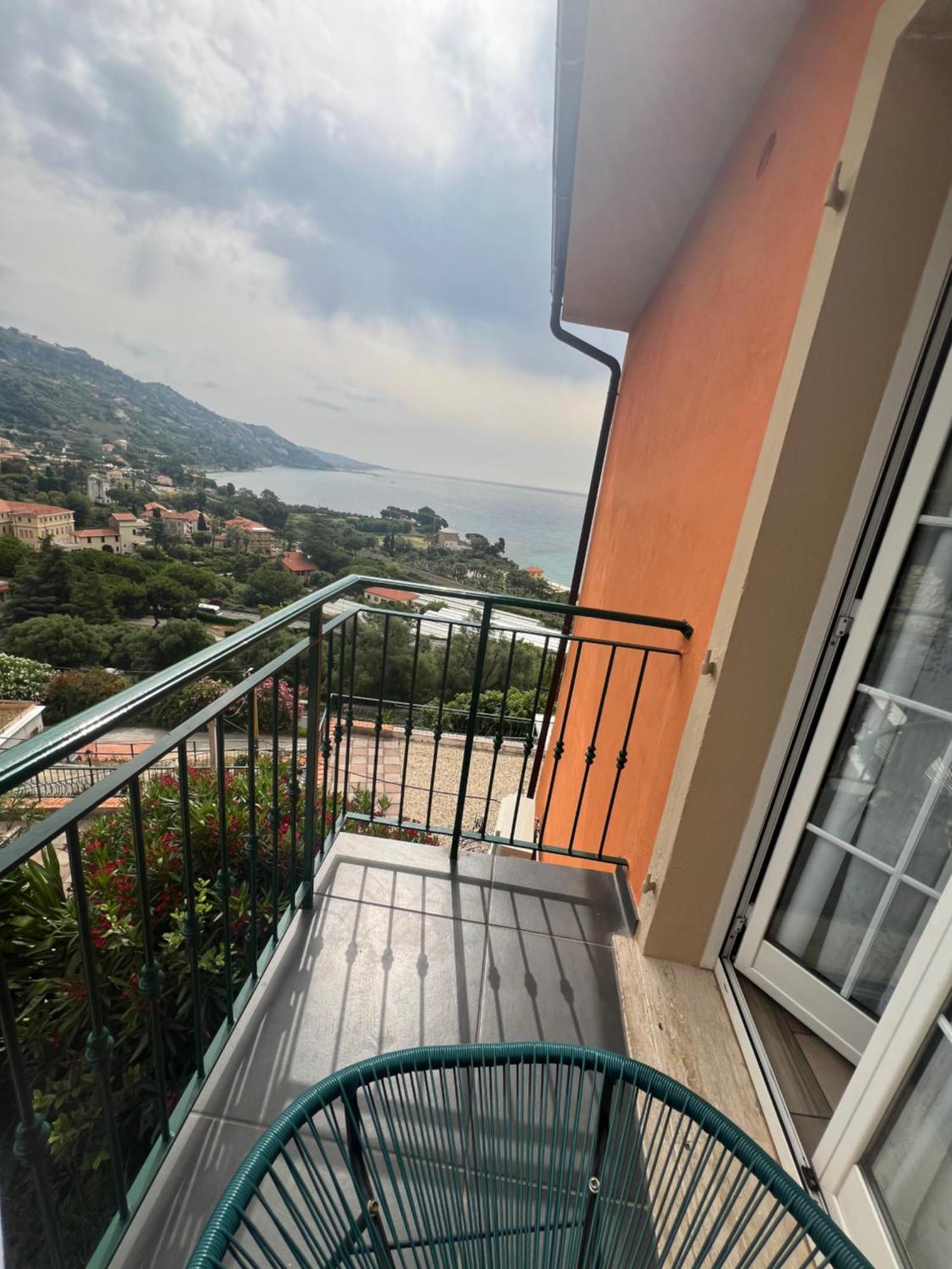 Un Mare Di Fiori Agroturismo Ventimiglia
