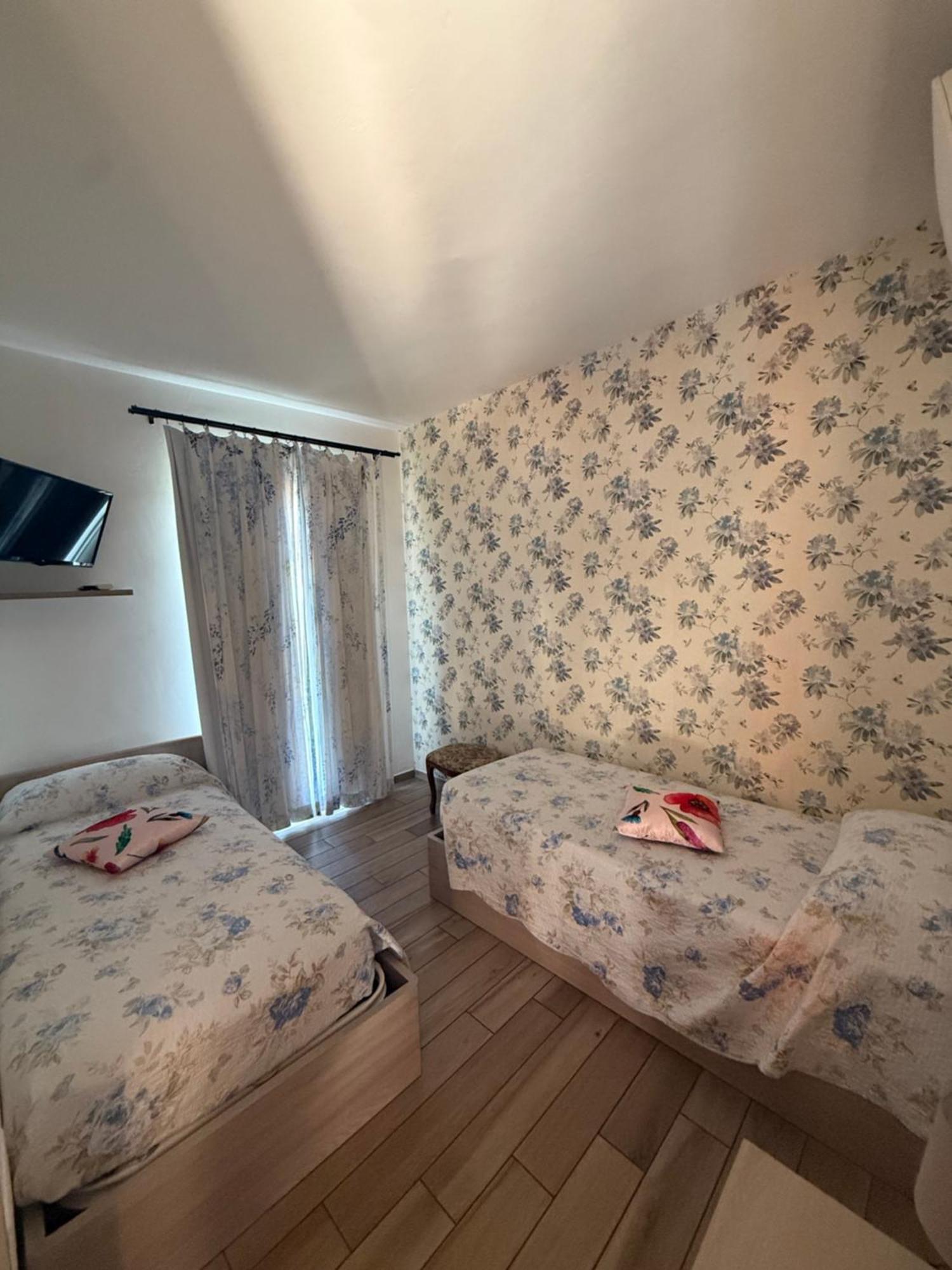 Un Mare Di Fiori * Ventimiglia