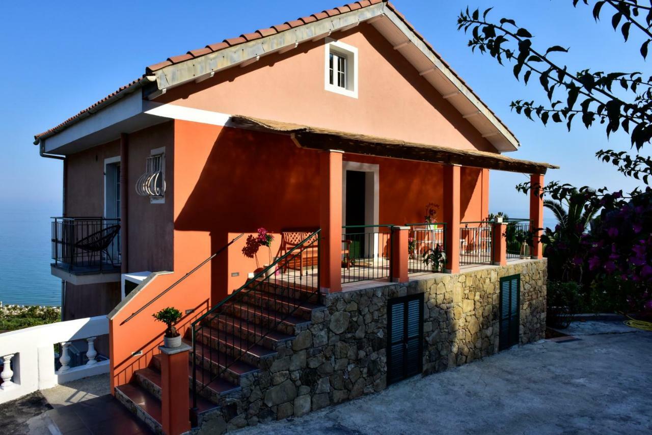 Agroturismo Un Mare Di Fiori Ventimiglia