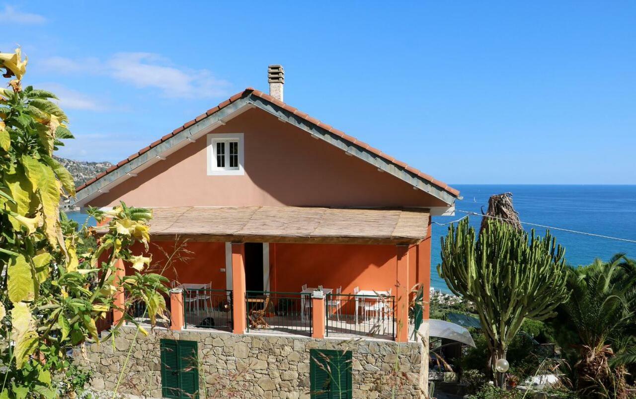 Un Mare Di Fiori Agroturismo Ventimiglia